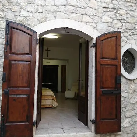 Casa Madre Πανσιόν Pietradefusi