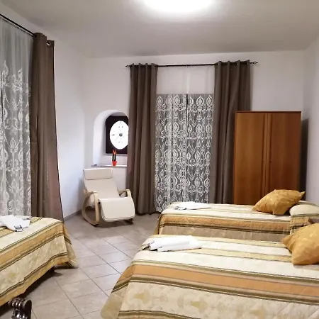 Πανσιόν Casa Madre Pietradefusi