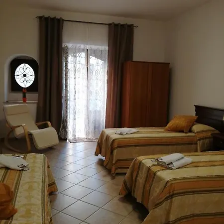 Πανσιόν Casa Madre Pietradefusi